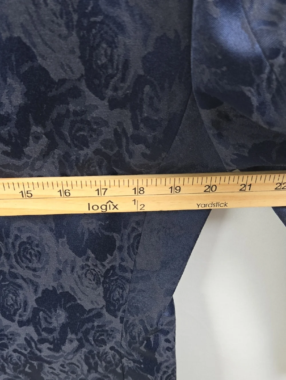 Van Heusen Navy Floral Jacquard Tuxedo Dinner Jacket Sz 38R Black Lapel Prom